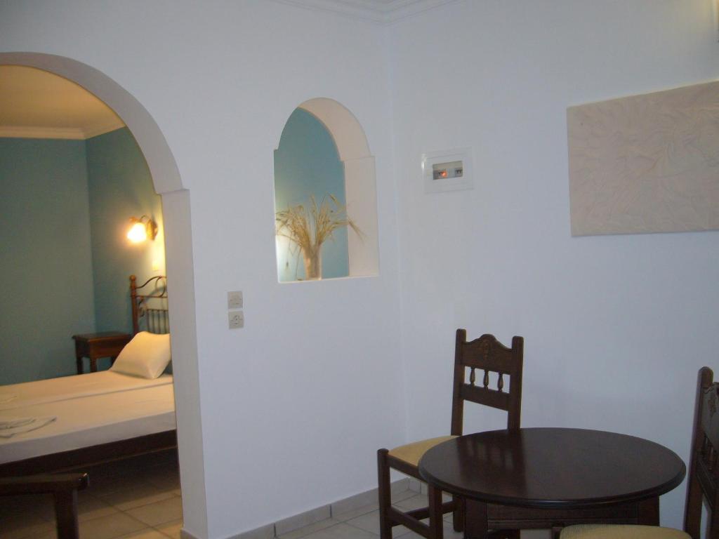 San Efrem Aparthotel Perissa  Room photo