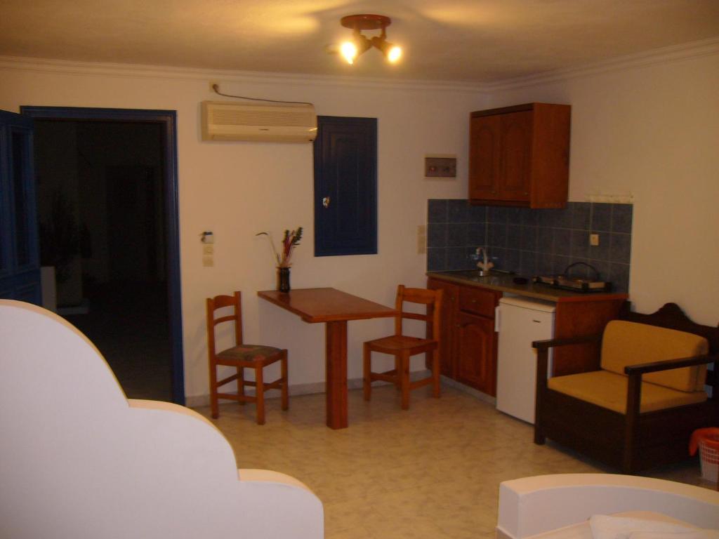 San Efrem Aparthotel Perissa  Room photo