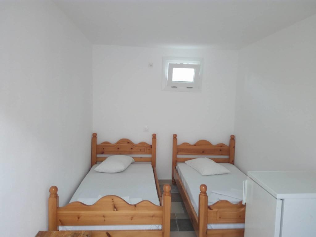 San Efrem Aparthotel Perissa  Room photo